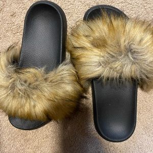 Faux Fur Slides 9W … but fit me big. Feel like a 10W